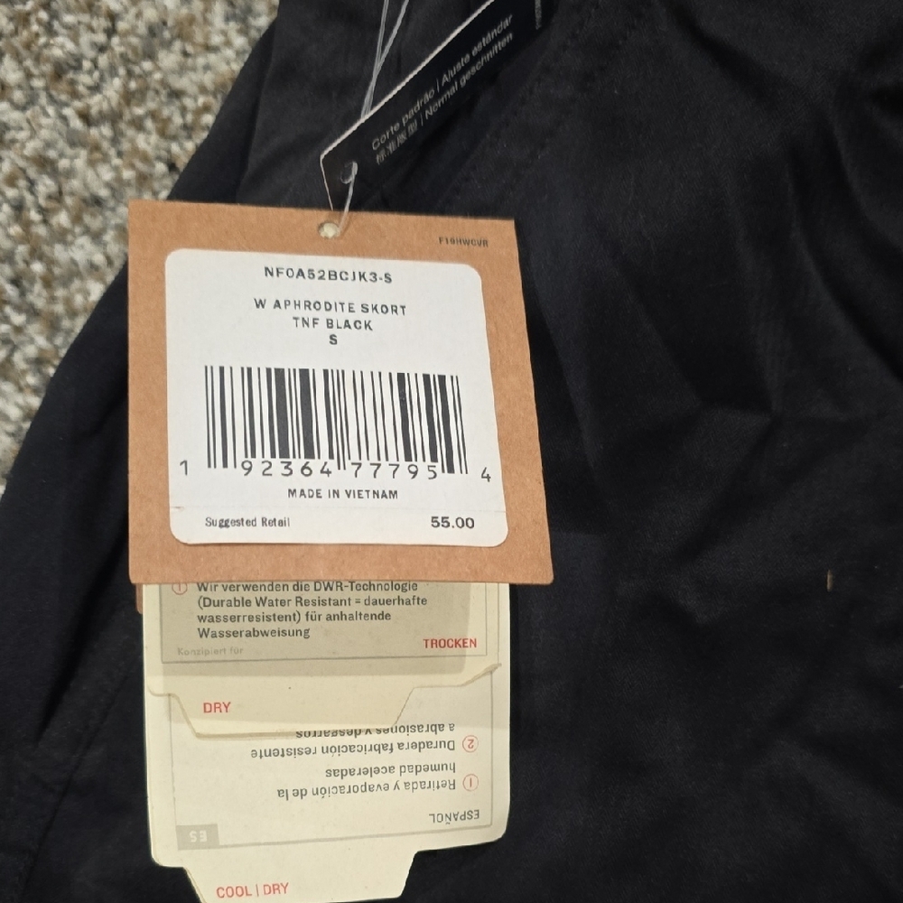 The North Face Black UPF Protection Tag - Picture 3 of 4